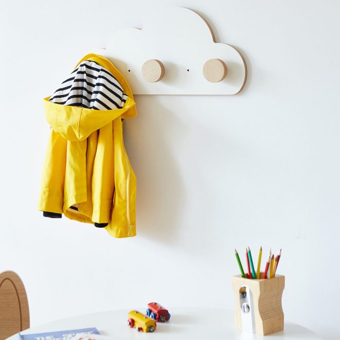 Perchero infantil con diseño de nube